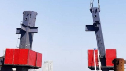 青岛航运贸易金融总部大厦转换层封顶，开创高空复杂钢构施工先河