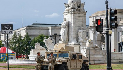 国民警卫队已开始在美国华盛顿特区携枪执勤