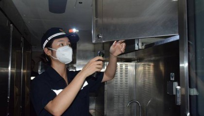 干净又安全，长沙动车所开启103列动车组“大体检”