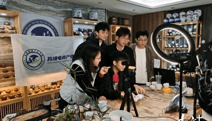 广东金融学院“百千万工程”突击队深耕大埔农优品牌，为企业发展注入新活力