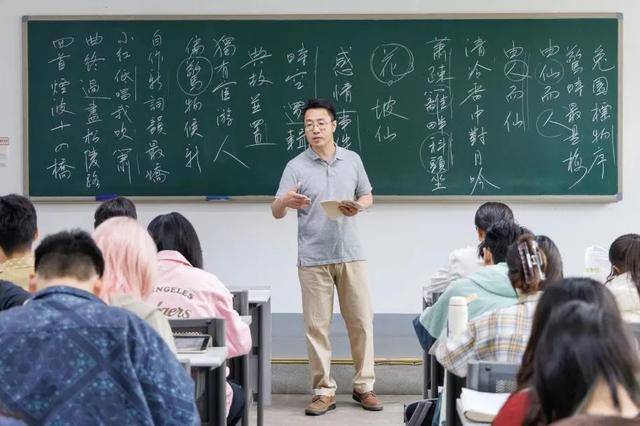 中国人民大学,88岁生日快乐!