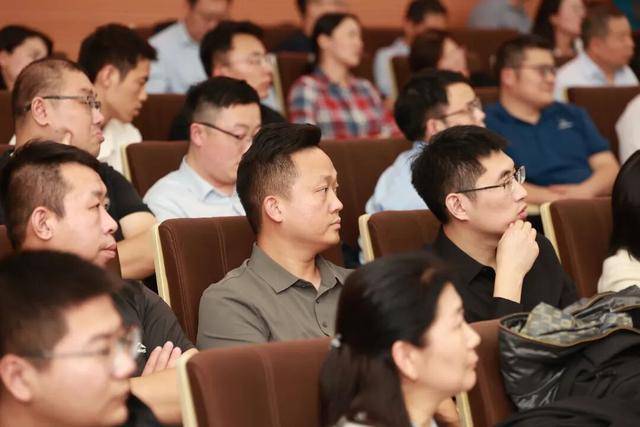 中国人民大学“陕公大学堂”公益讲座在郑举办