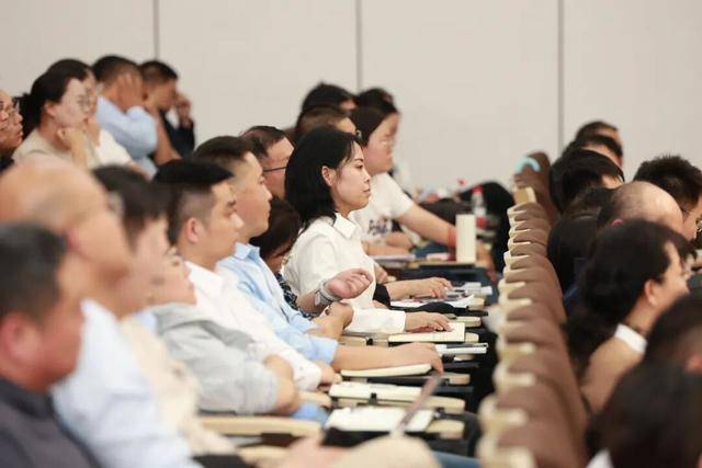 中国人民大学“陕公大学堂”公益讲座在郑举办