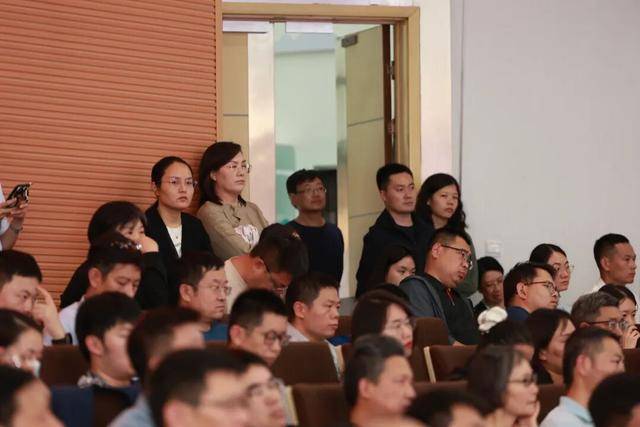 中国人民大学“陕公大学堂”公益讲座在郑举办